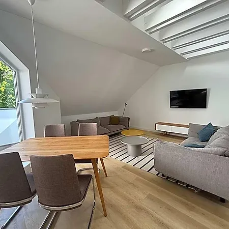 Louis & Louise & Lofts Am I Digital Check In 4*