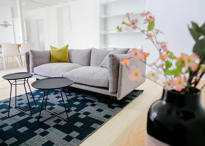 Louis & Louise & Lofts Am I Digital Check In