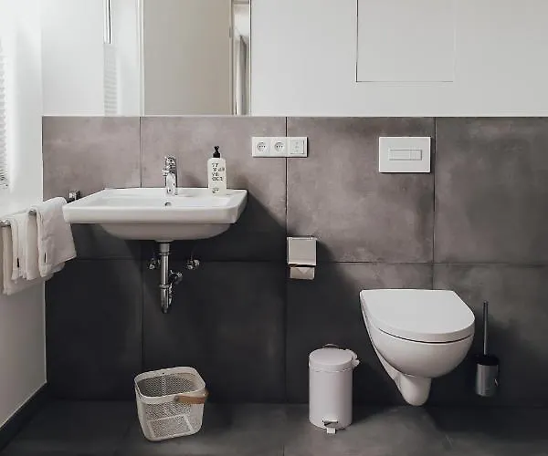 Louis & Louise & Lofts Am I Digital Check In 아파트호텔 4*